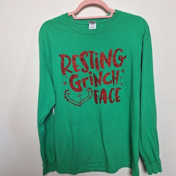 Gildan Ultra Cotton Green Resting Grinch Face Long Sleeve Crew Neck Tee Shirt - Picture 1 of 8